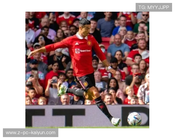 C罗脚下神技，曼联4-0横扫水晶宫